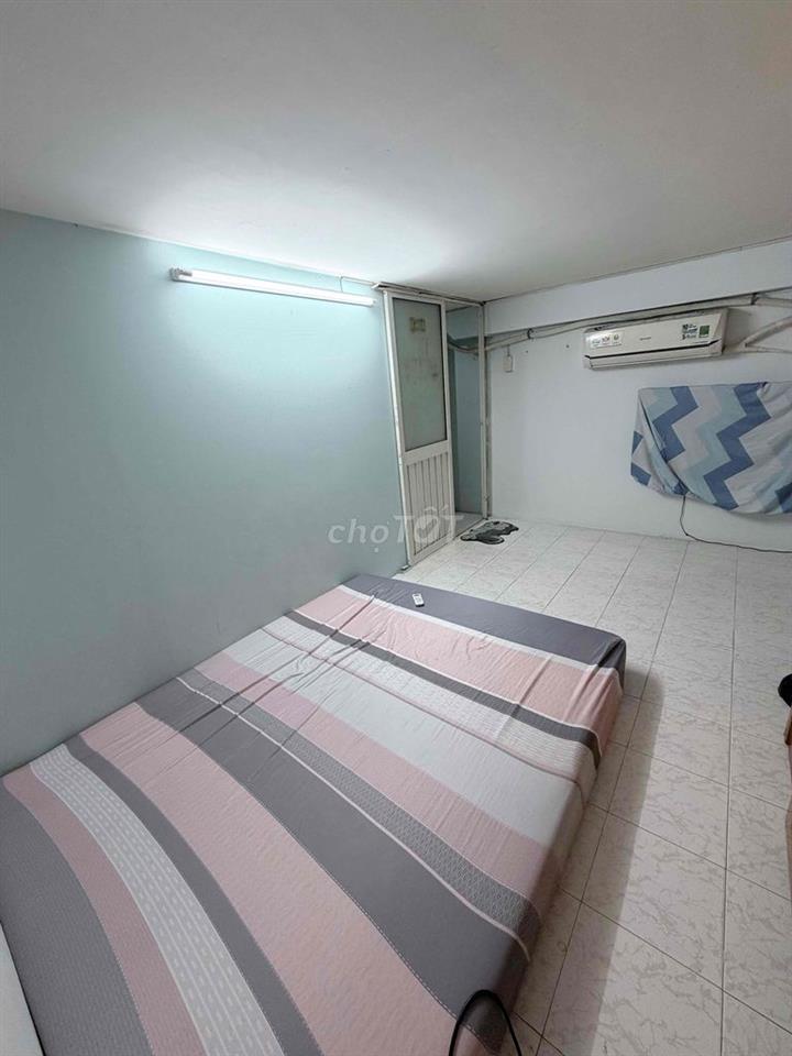 Cho Thuê Phòng Còn Trống Quận 11 Đội Cung , Dọn Vào Ở Ngay !
