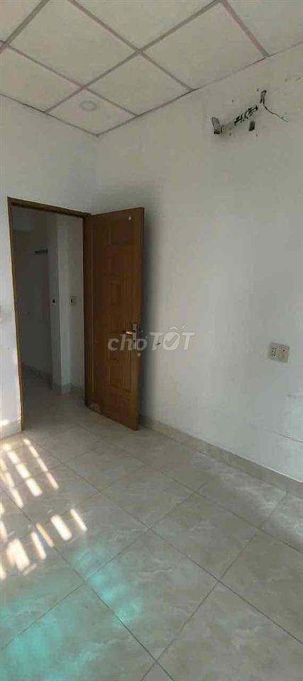cho thuê nhà 1 trệt 1 lầu, phòng khách, bếp , 2 phòng  ngủ ,2 wc