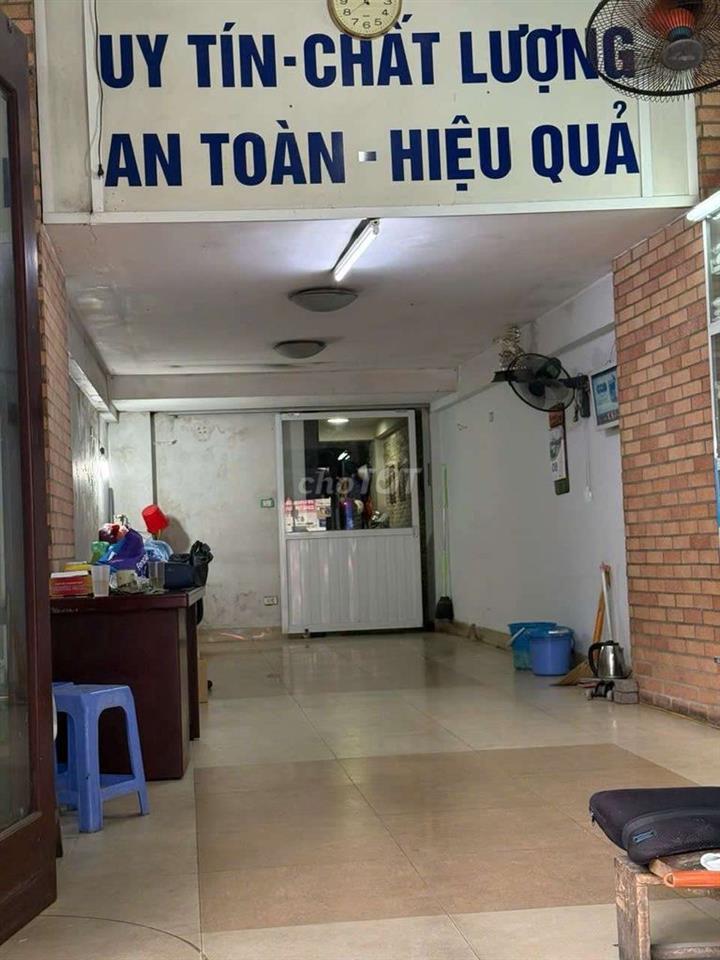 Cho thuê cửa hàng tầng 1 phố Trần Xuân Soạn