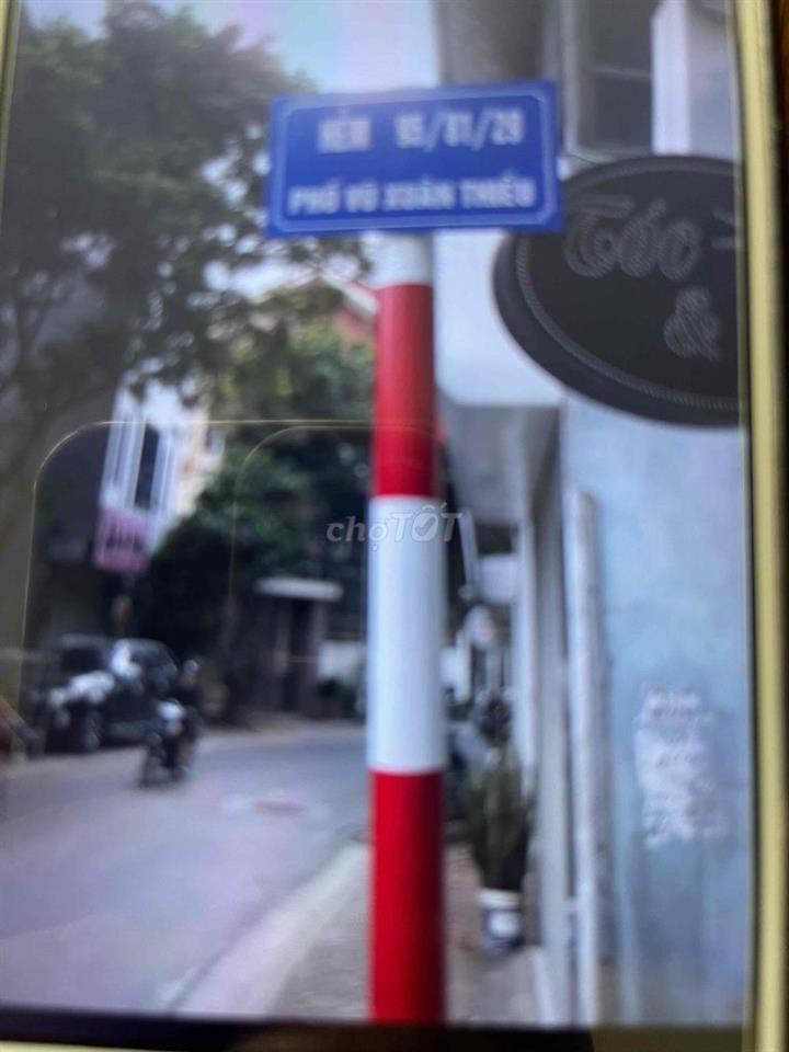 nhà mat phố
