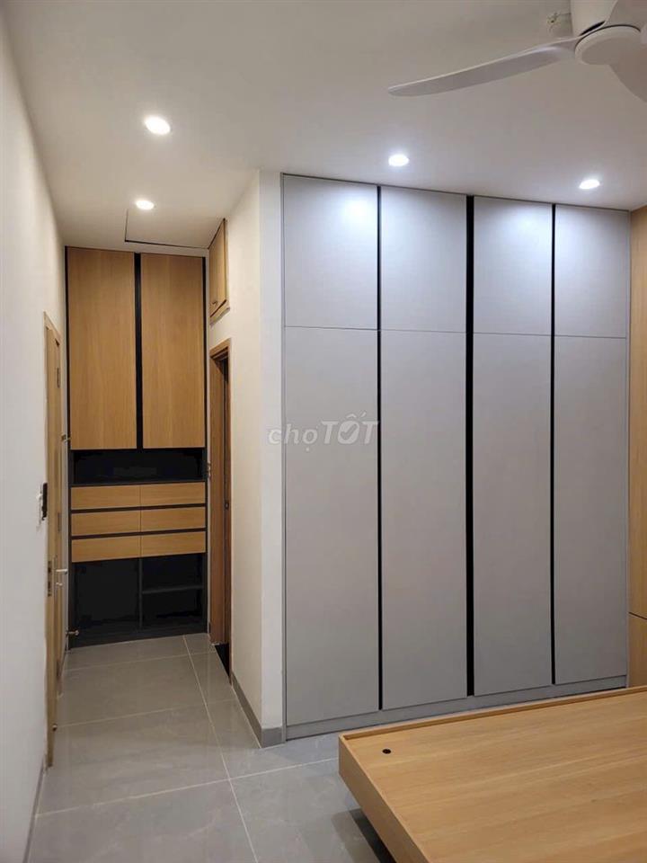 Chính chủ bán căn chung cư full nội thất 92m2 