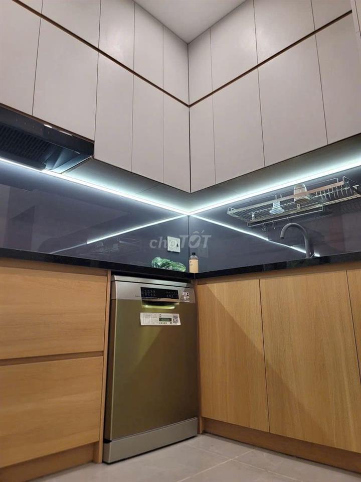 Chính chủ bán căn chung cư full nội thất 92m2 