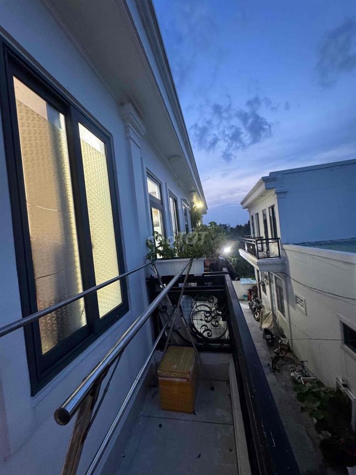 Bán Nhà phố liền kề hẽm 1 xẹc