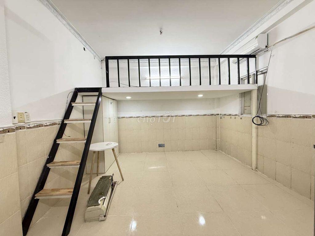 Phòng có gác 20m², đầy đủ nội thất – Lý Phục Man, 5 triệu/tháng