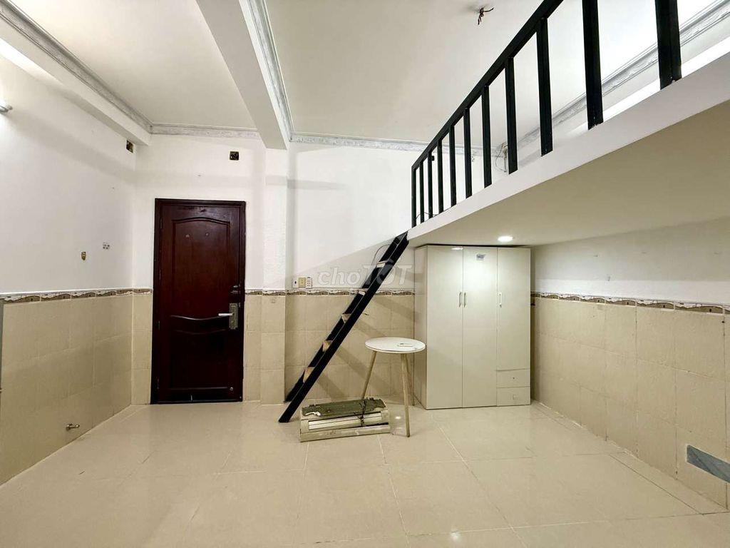 Phòng có gác 20m², đầy đủ nội thất – Lý Phục Man, 5 triệu/tháng