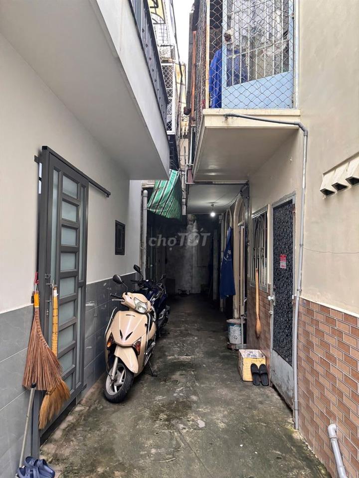 Cần bán gấp căn nhà: Đường Bùi Quang Là, P. An Hội Tây -TP.HCM.