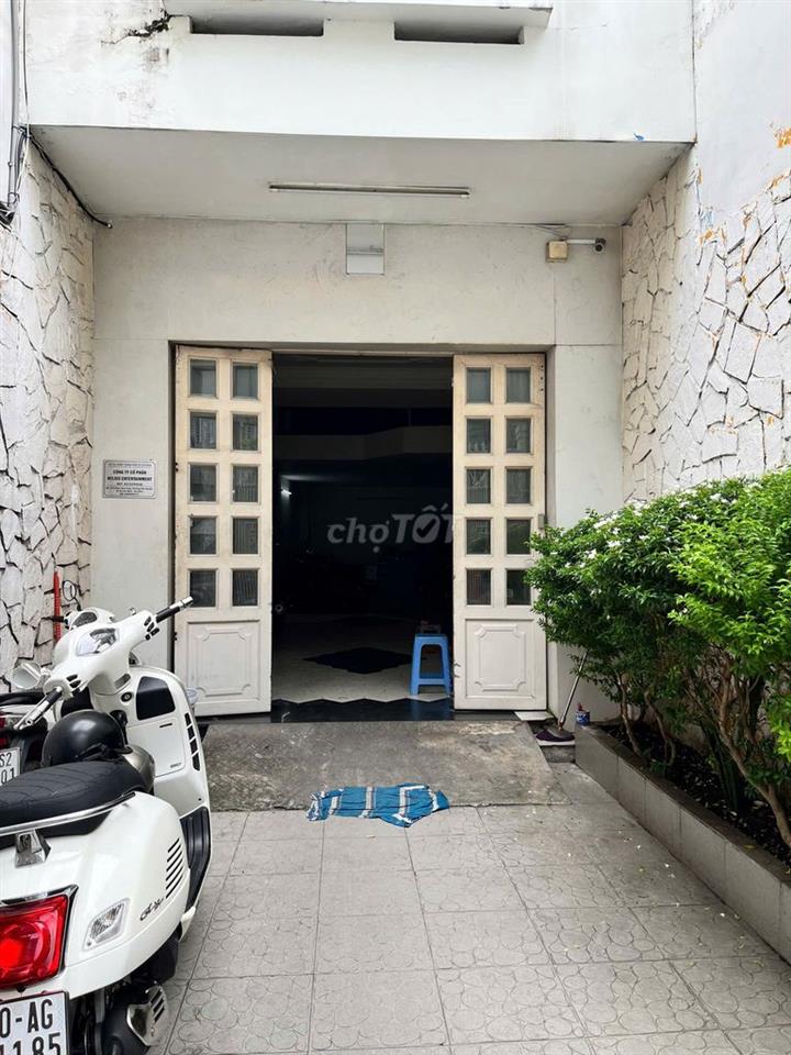 CHO THUÊ 房屋出租 주택 임대 NHÀ LỚN PHAN XÍCH LONG MẶT TIỀN SẦM UẤT PHÚ NHUẬN