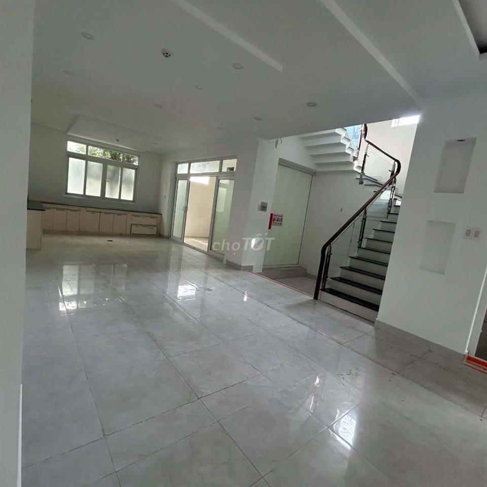 Villa 6 phòng ngủ 出租임대 for rent thuê giá cực tốt Villa For Rent D7