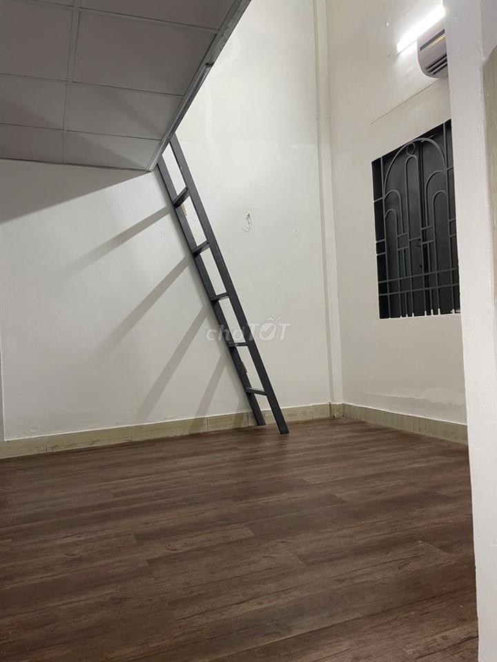 CHO THUÊ PHÒNG TRỌ NGAY NGÃ TƯ THỦ ĐỨC & ĐH SPKT