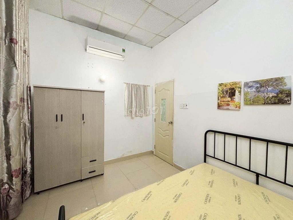 Nhà riêng 1/Phan Đình Phùng (98,2m2)có sẵn nội thất, 2PN giá 14.5tr/th