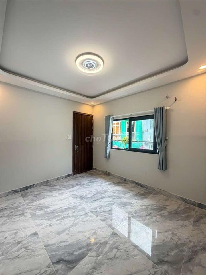 Bề ngang khủng 9M , cách 30M ra mặt tiền đường tỉnh lộ 10 