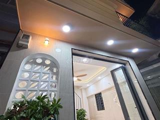 Nhà vừa đẹp vừa rẻ , 1 sẹc ra MT đường Phạm Văn Chỉ , quận6