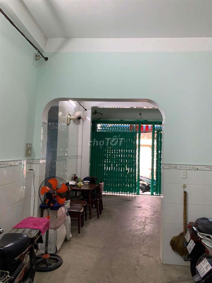 Cần tiền bán gấp nhà 3 tầng Q6