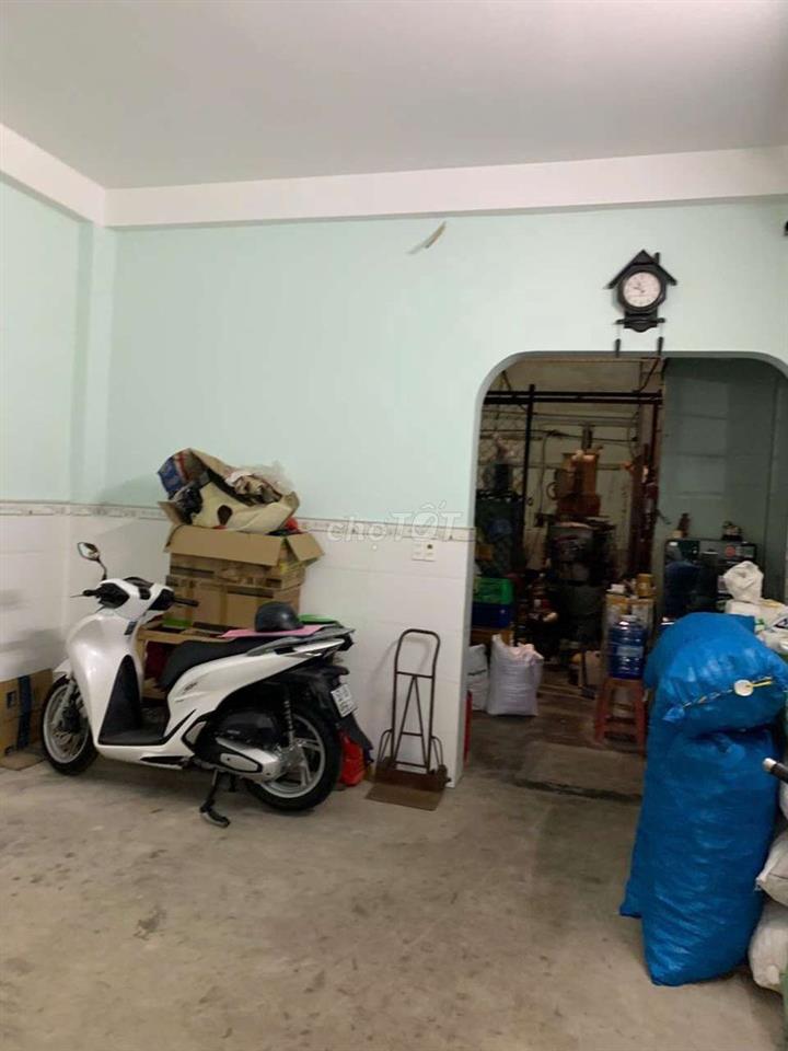 Cần tiền bán gấp nhà 3 tầng Q6