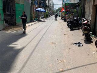 Cần tiền bán gấp nhà 3 tầng Q6