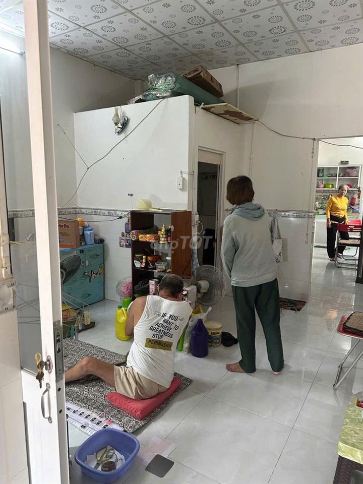 nhà hẻm lớn giá rẻ