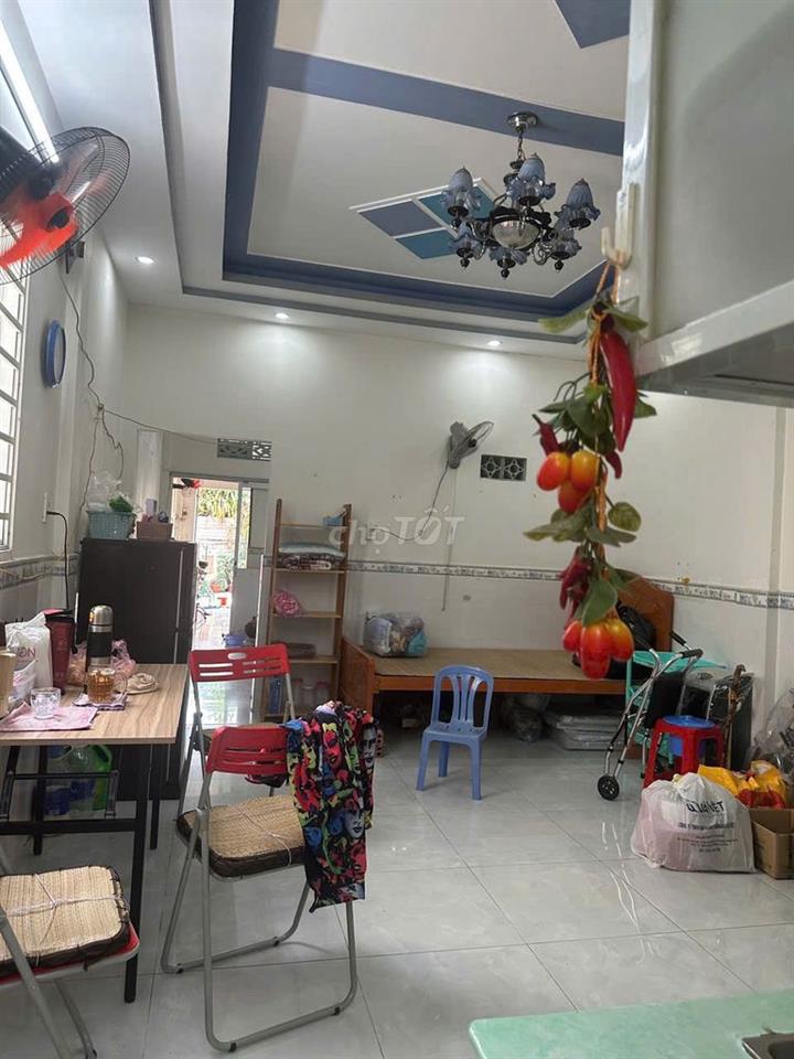 nhà hẻm lớn giá rẻ