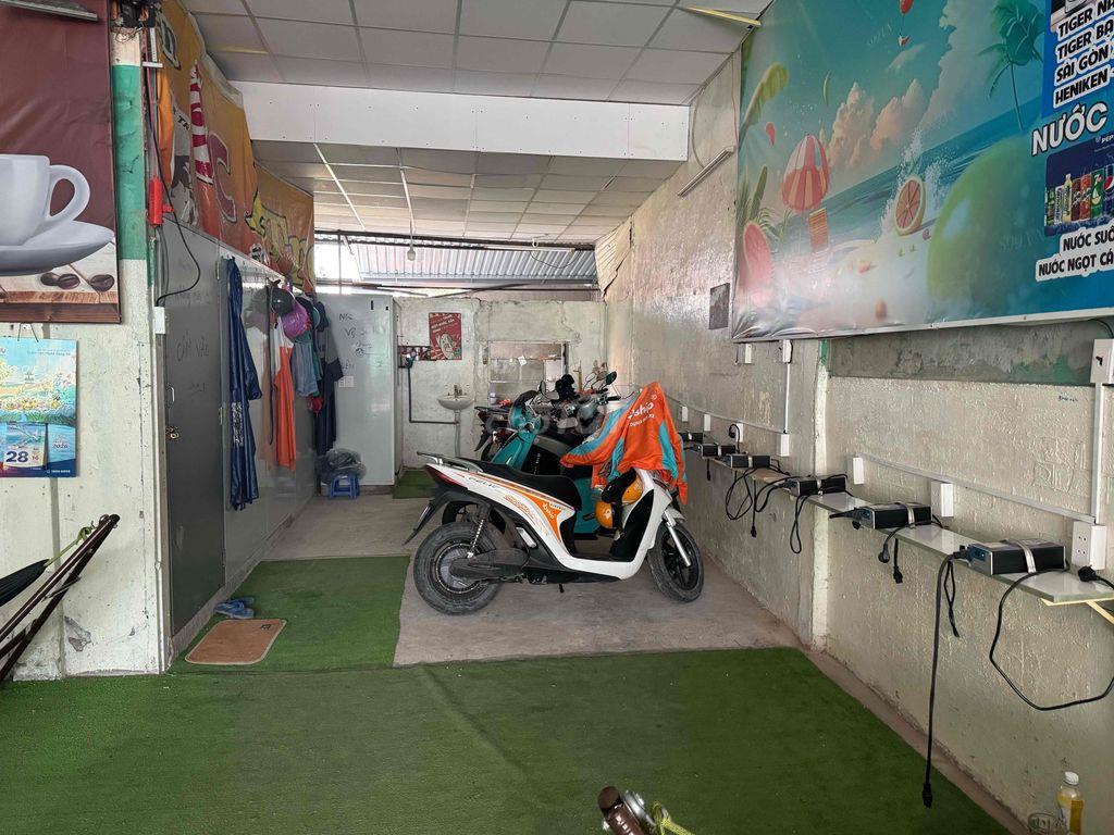 sang quán cafe võng sạc xe máy điện