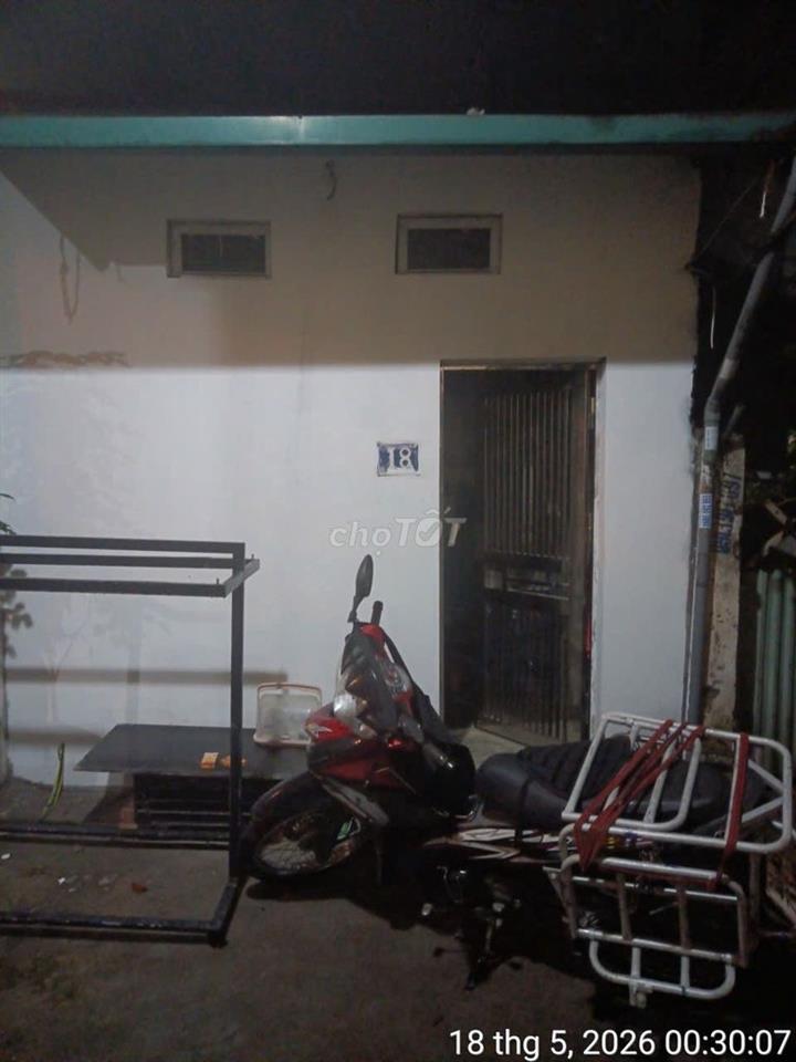 Cho thuê nhà tập thể 40m2 phố Đức Giang. 