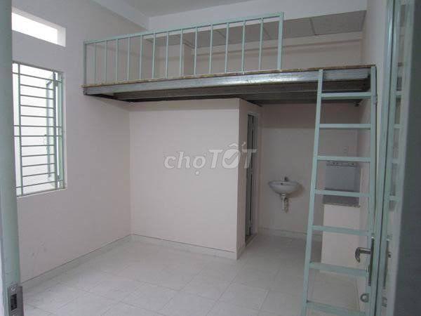Cho thuê nhà tập thể 40m2 phố Đức Giang. 