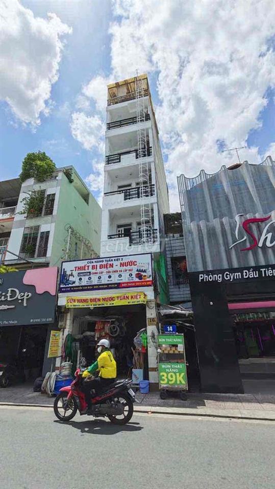 KHÁCH SẠN MẶT TIỀN - PHAN ĐĂNG LƯU - NGUYỄN VĂN ĐẬU - THANG MÁY