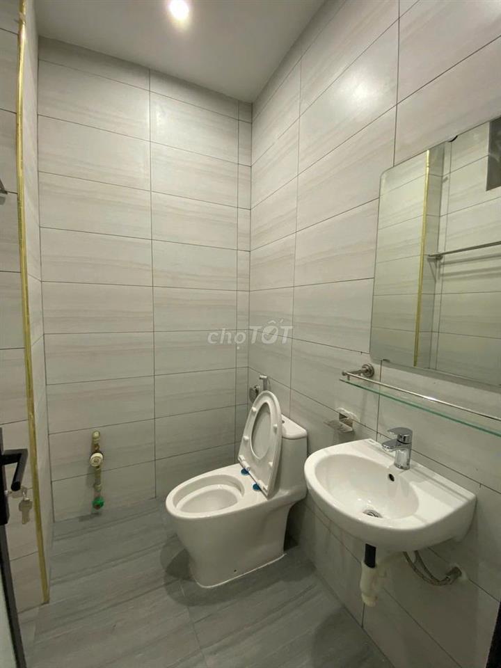 Chính chủ cho thuê văn phòng công ty tại tầng 1