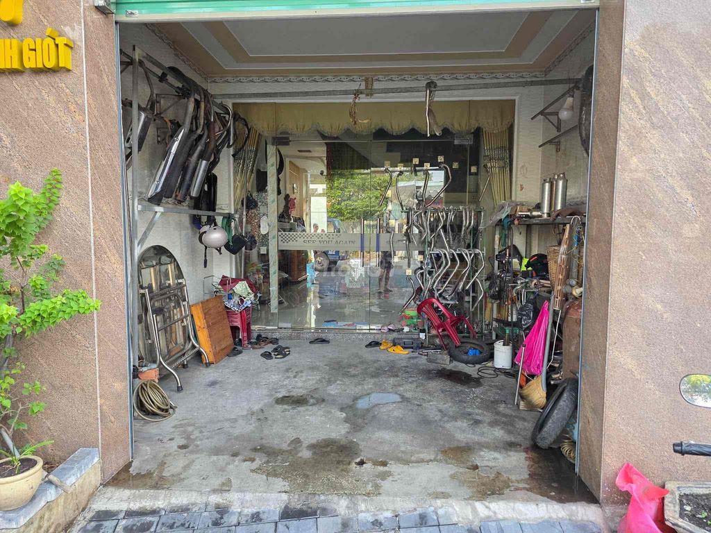 cần Bán Gấp nhà Mặt tiền Phan Đình Giót