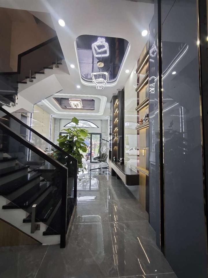 🔥 CHỈ 4,8 TỶ – NHÀ ĐẸP ICON CENTRAL 64M², THANG MÁY
