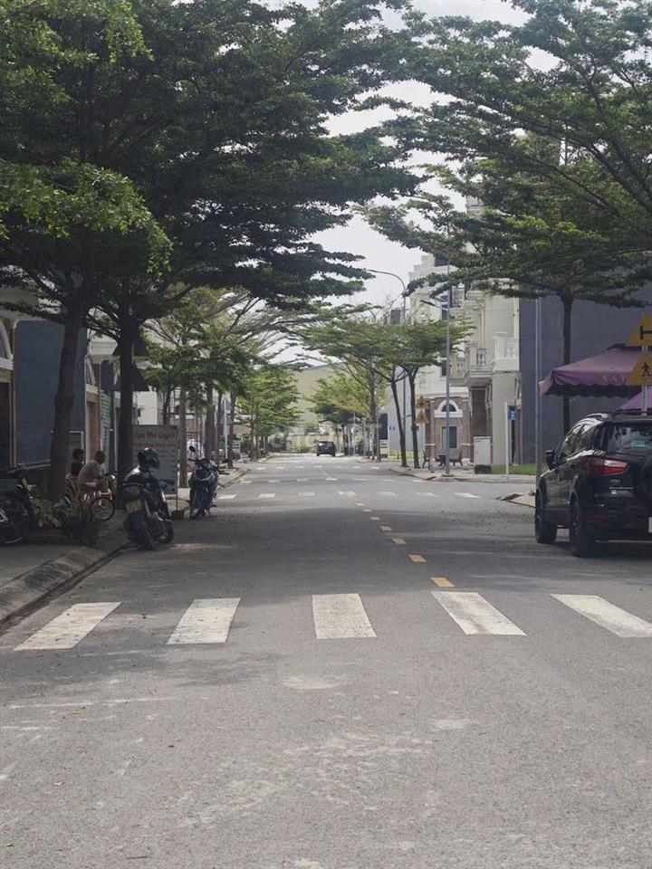🔥 CHỈ 4,8 TỶ – NHÀ ĐẸP ICON CENTRAL 64M², THANG MÁY
