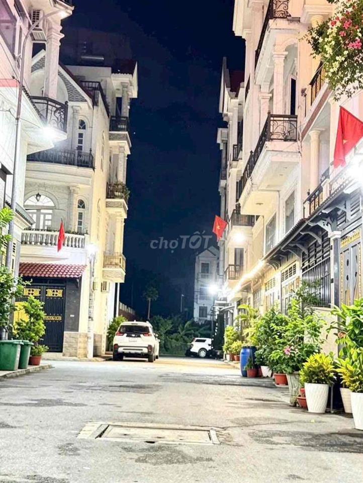 Bán căn nhà phố phường Hiệp thành cũ