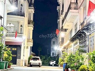 Bán căn nhà phố phường Hiệp thành cũ