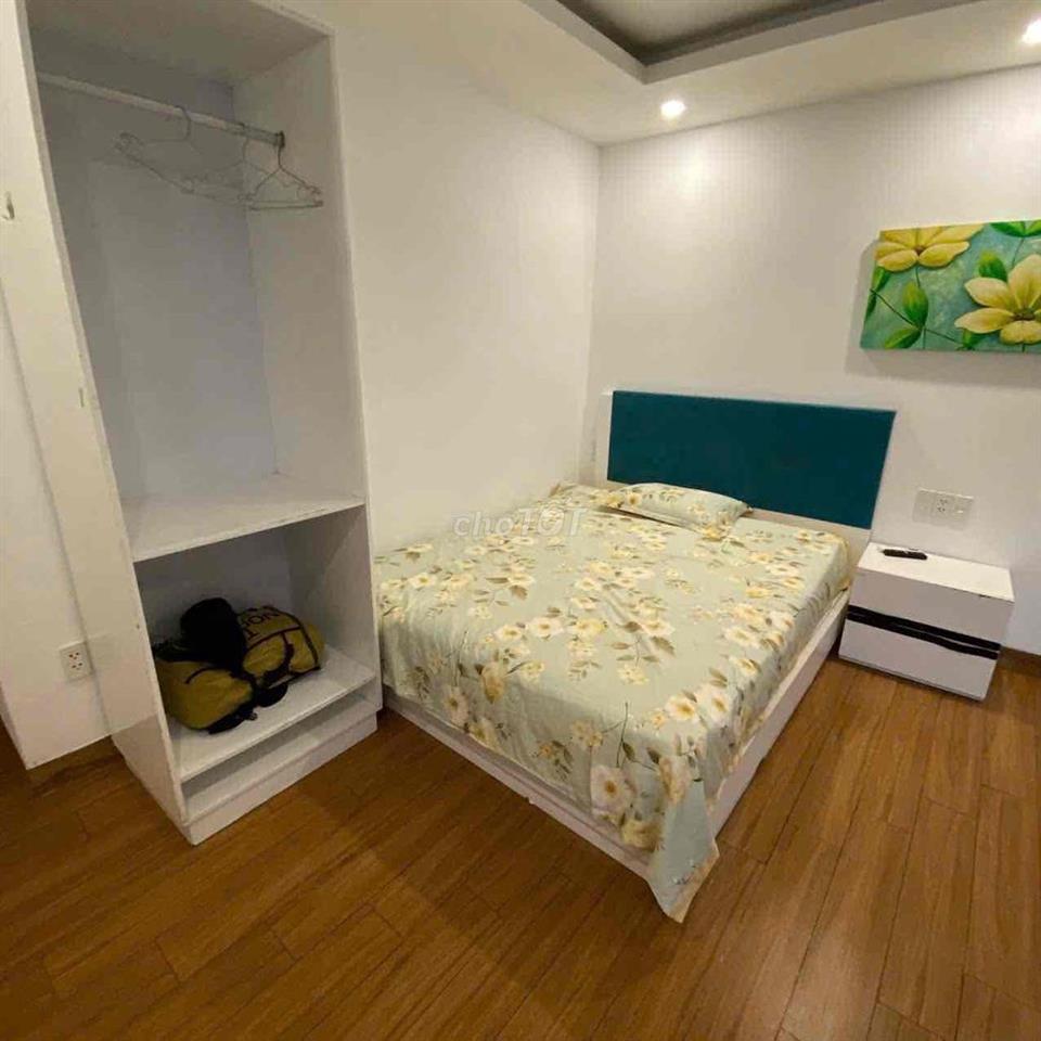 Trống sẵn căn hộ full nội thất hồ bơi