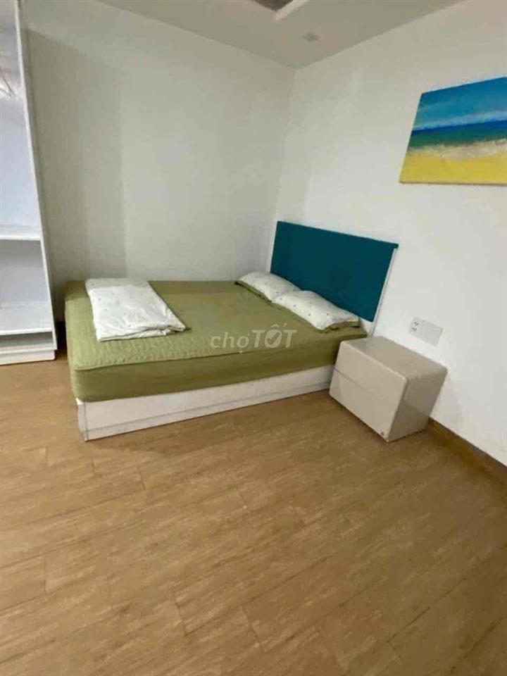 Trống sẵn căn hộ full nội thất hồ bơi