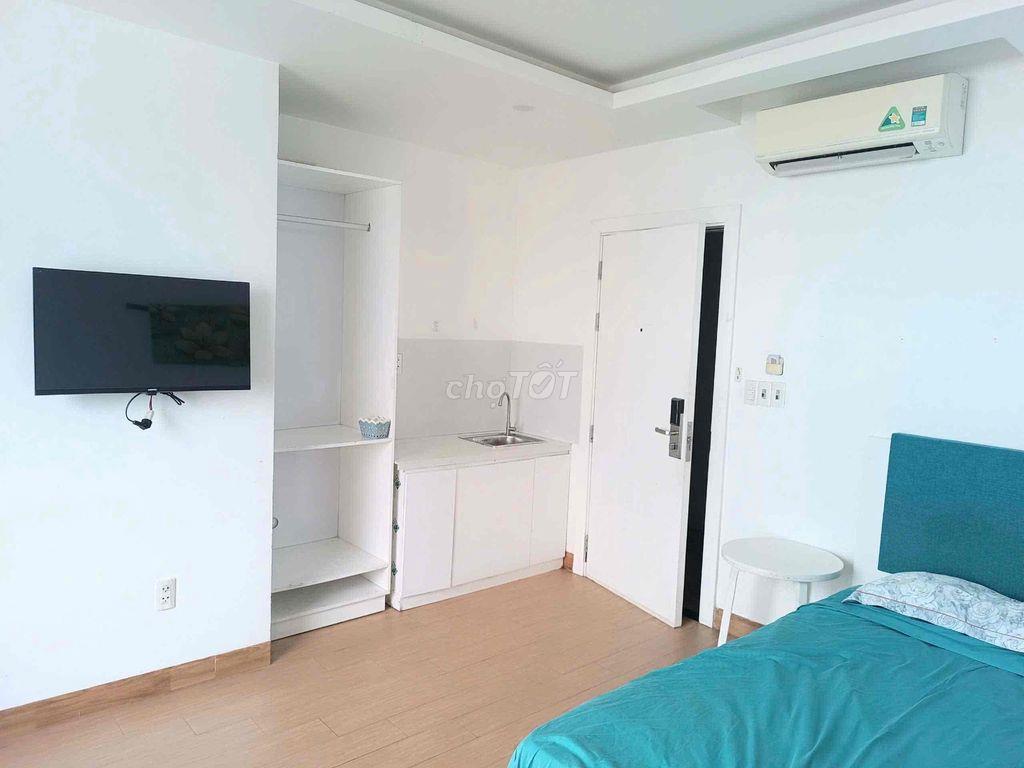 Trống sẵn căn hộ full nội thất hồ bơi