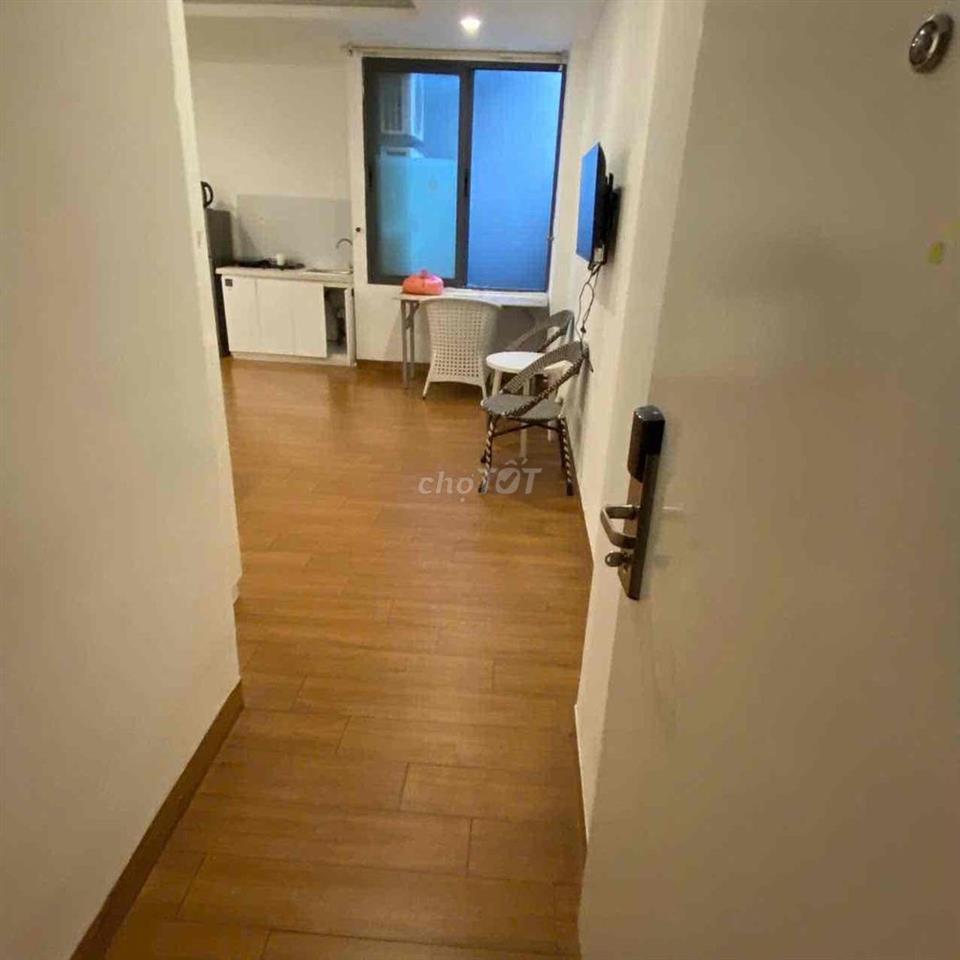Trống sẵn căn hộ full nội thất hồ bơi