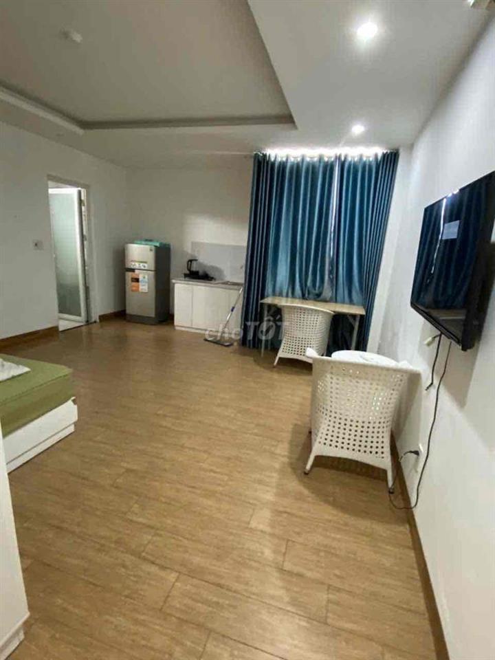 Trống sẵn căn hộ full nội thất hồ bơi