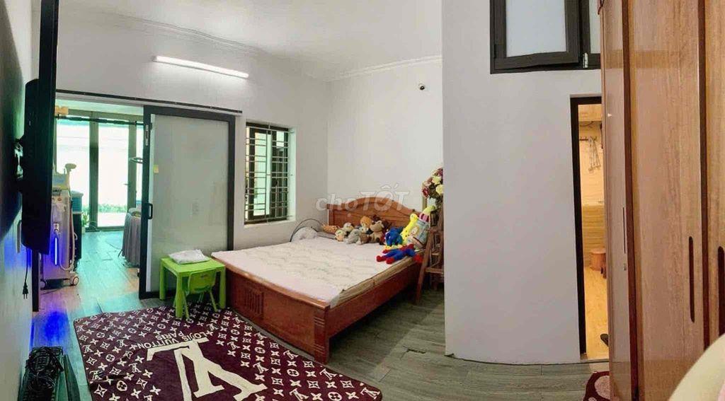 Nhà Riêng TPTB 40m2 ngõ 2 ô tô, 50m ra trục đường lớn.