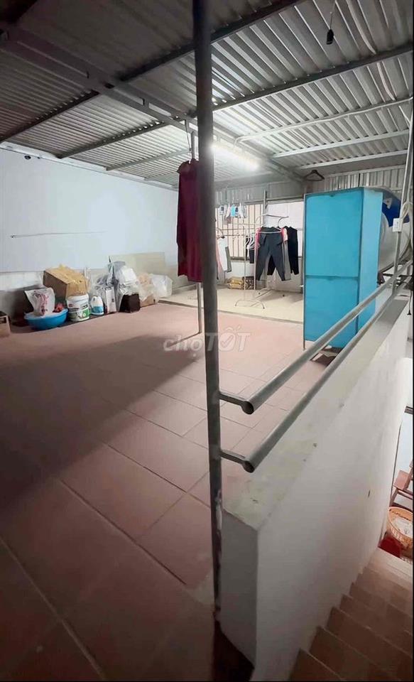 Nhà Riêng TPTB 40m2 ngõ 2 ô tô, 50m ra trục đường lớn.