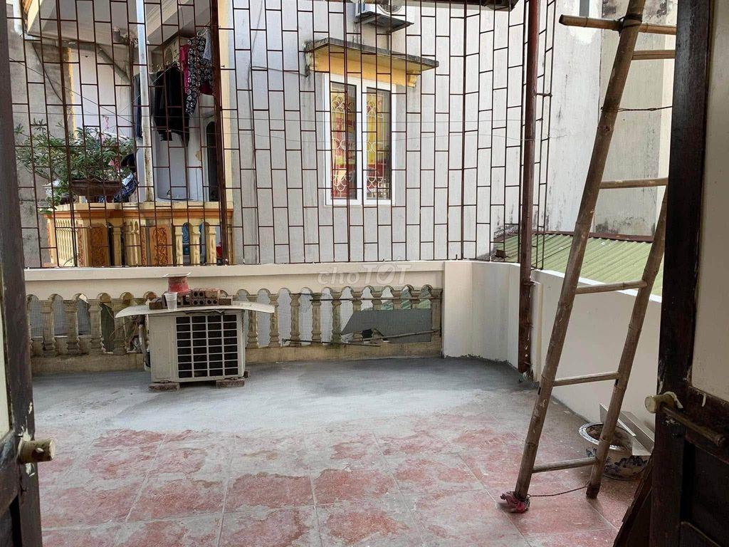 Chính chủ cho thuê nhà số 10, ngách 25/16 ngõ 285 Đội Cấn, Ba Đình, HN