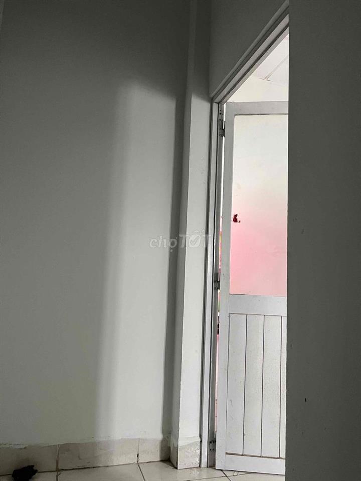 BÁN NHÀ GIÁ 5,2 TỶ – NGANG 5M × DÀI 25M – SỔ HỒNG HOÀN CÔNG