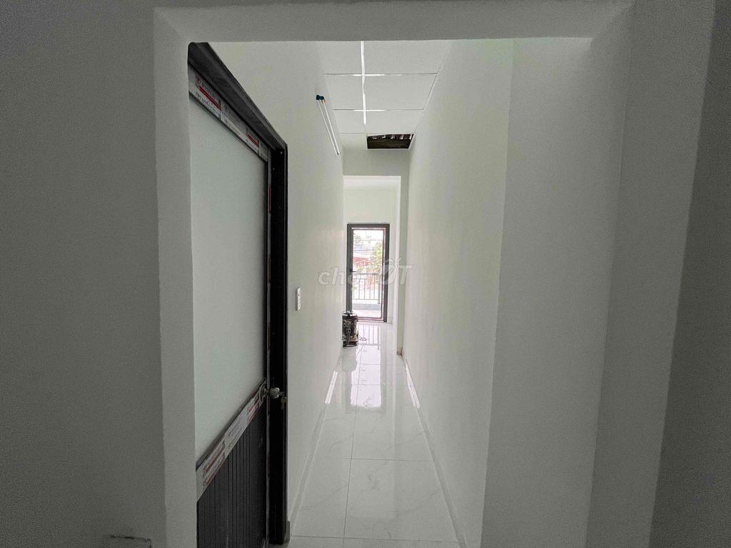 BÁN NHÀ GIÁ 5,2 TỶ – NGANG 5M × DÀI 25M – SỔ HỒNG HOÀN CÔNG
