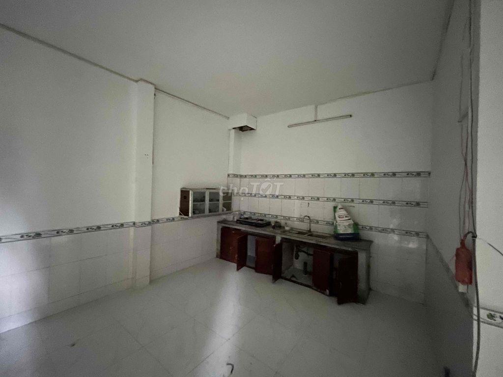 BÁN NHÀ GIÁ 5,2 TỶ – NGANG 5M × DÀI 25M – SỔ HỒNG HOÀN CÔNG