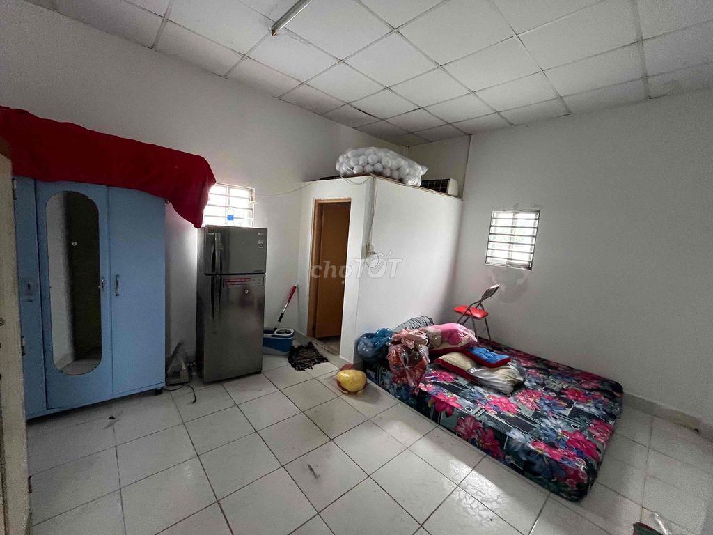 BÁN NHÀ GIÁ 5,2 TỶ – NGANG 5M × DÀI 25M – SỔ HỒNG HOÀN CÔNG