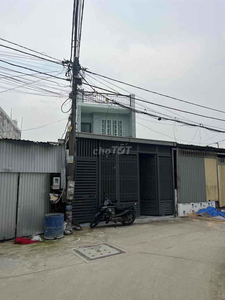 BÁN NHÀ GIÁ 5,2 TỶ – NGANG 5M × DÀI 25M – SỔ HỒNG HOÀN CÔNG