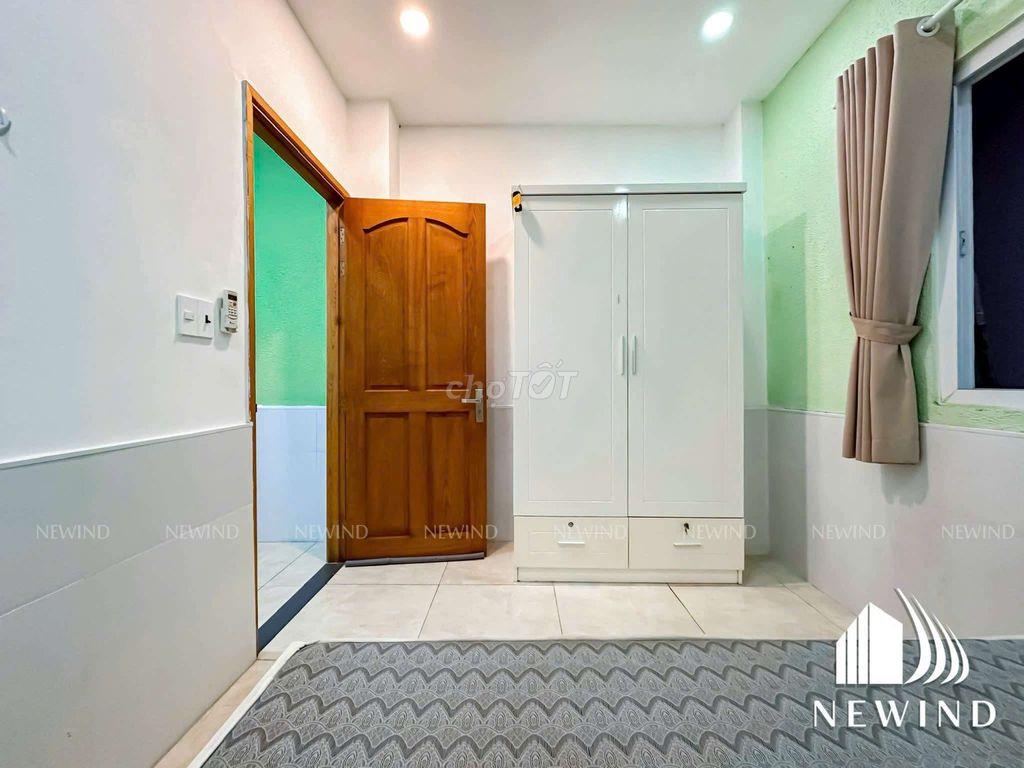 CH 1PN Ban công cửa sổ Full NT_thang máy_nhà xe rộng ngay trung tâm Q4