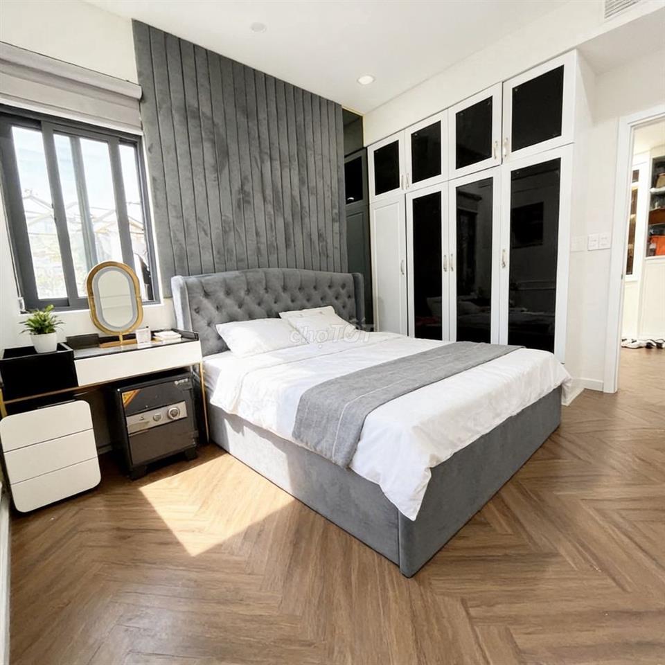 Bán chung cư Green River Quận 8 chính chủ