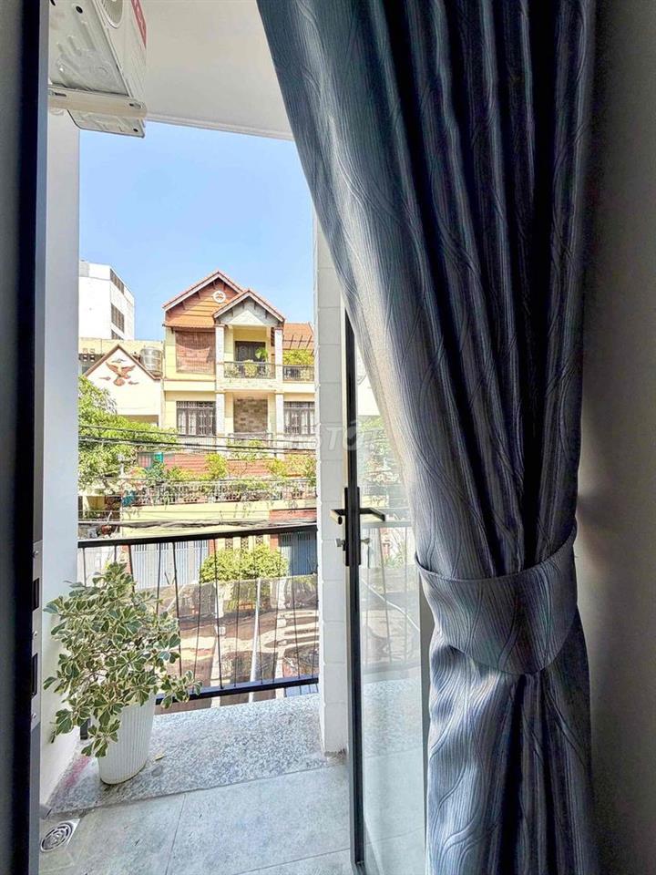 STUDIO BAN CÔNG NGAY SÂN BAY