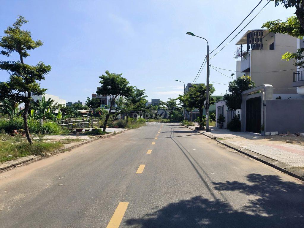 Bán đất Đầm Sen Nam Hòa Xuân B2.138 giá 3.75 Tây Bắc đang cần tiền