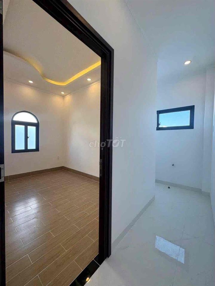 NHÀ MẶT TIỀN RẠCH BẠCH NHA thiết kế hiện đại