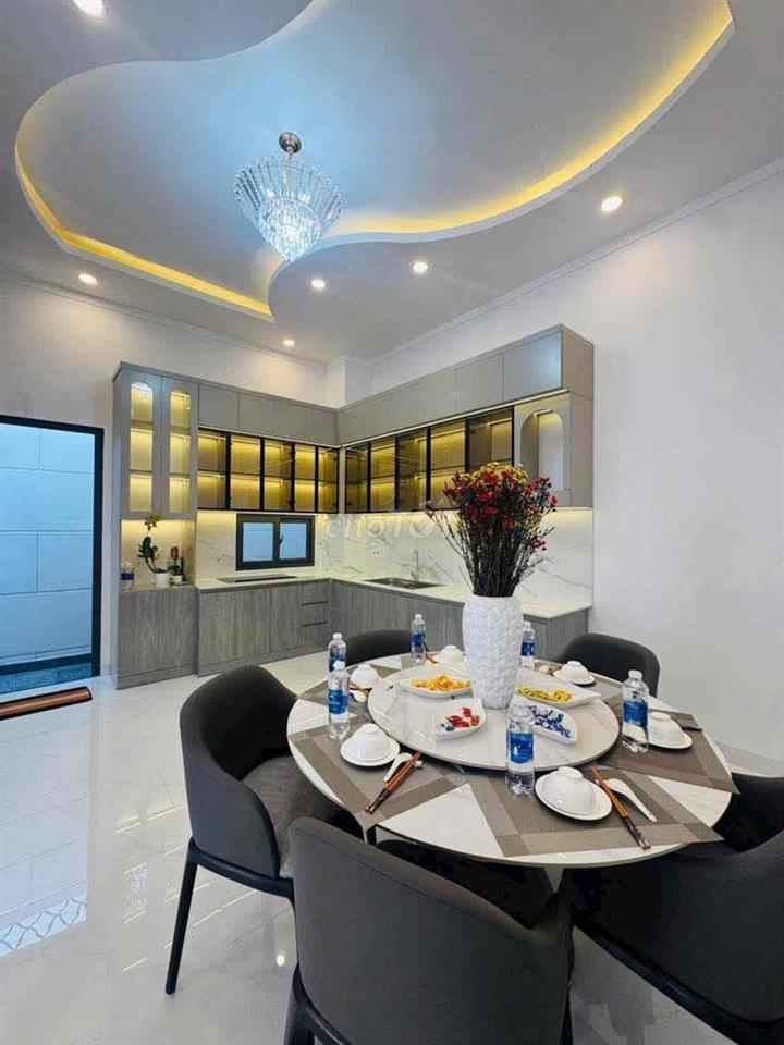 NHÀ MẶT TIỀN RẠCH BẠCH NHA thiết kế hiện đại